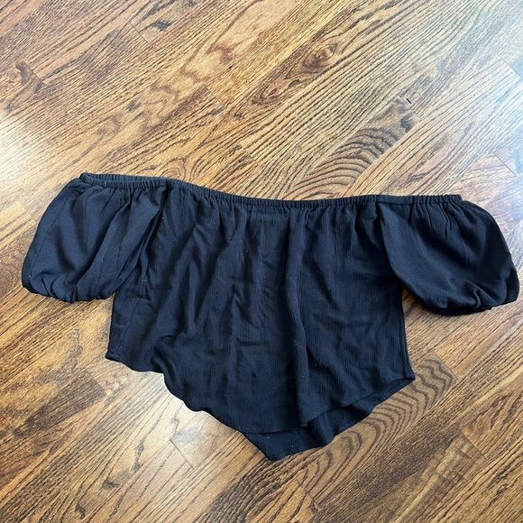 Cropped Off Shoulder Balloon Sleeve Top - Picture 3 of 4